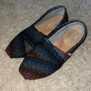 TOMS slip ons